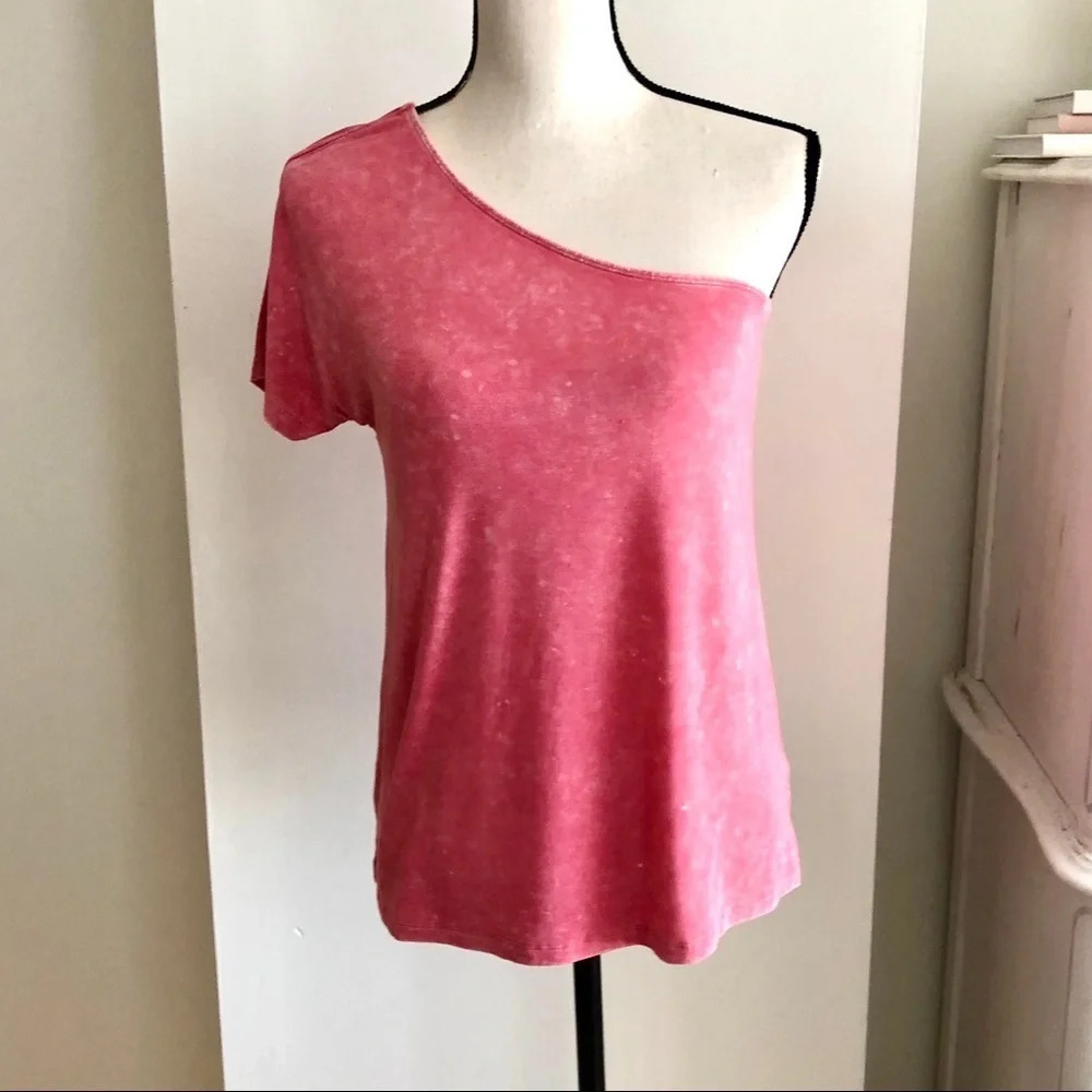 NWOT Soft $ Sexy Tee. Size M